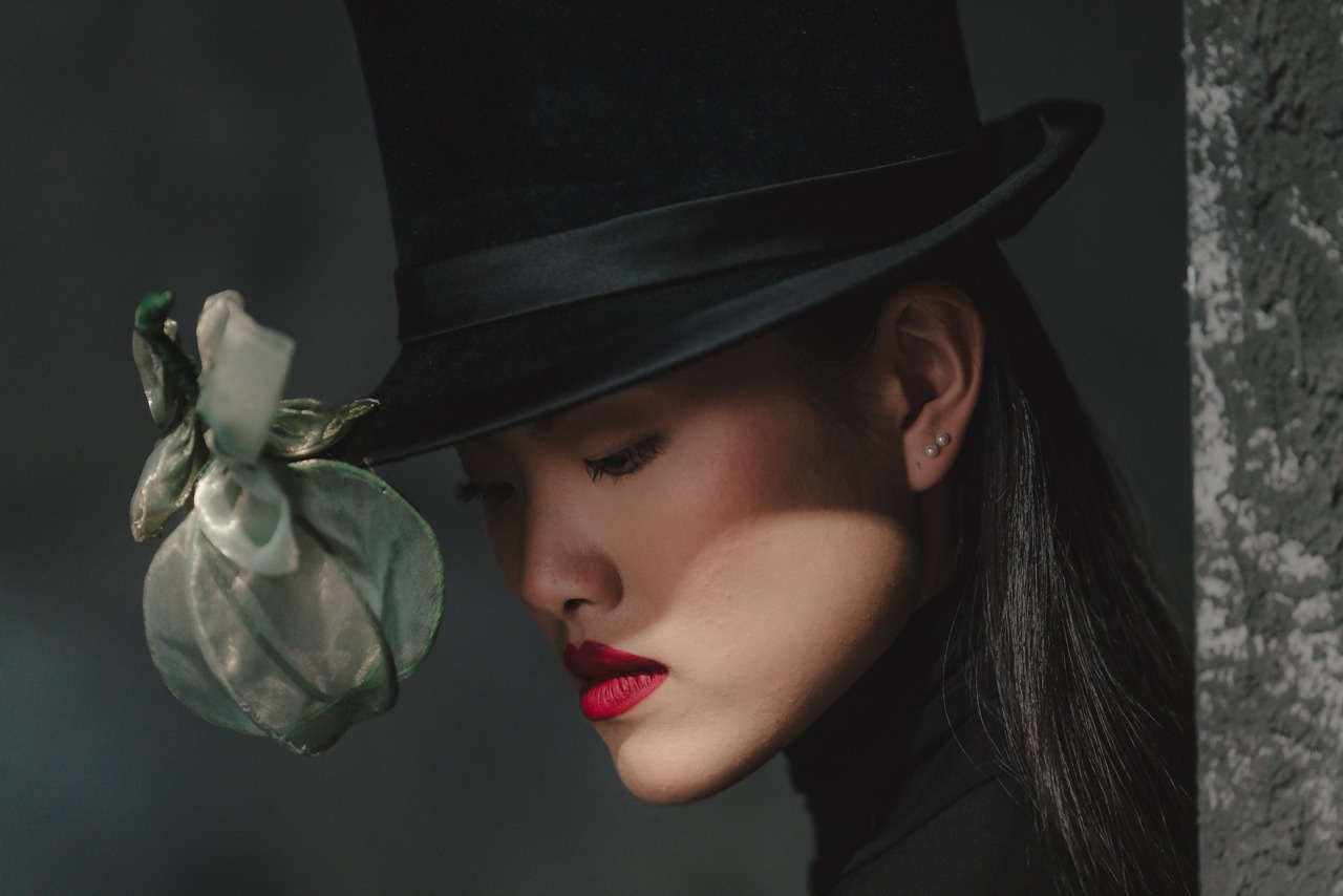 Sabino Noir Hero Slide 04